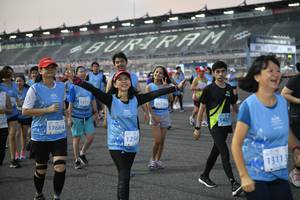 BIB: 3310, 51650, 51862, 53239
                            <button type="button" onclick="openModal(10465011)" class="btn btn-primary btn-sm float-right btn-popup" data-toggle="modal" data-target=".modal-high-quality">
                        <i class="fas fa-shopping-cart"></i> Add to Cart
                    </button>
                                            <button type="button" onclick="isThisMe(10465011, true)" class="btn btn-success btn-sm float-right btn-popup btn-isme hidden" data-toggle="tooltip" data-placement="bottom" title="นี่คือรูปของคุณใช่ไหม คลิกที่นี่เพื่อเอาเข้าอัลบั้ม">
                        <i class="fas fa-plus"></i> Add to album
                    </button>
                    <button type="button" onclick="isThisMe(10465011, false)" class="btn btn-warning btn-sm float-right btn-popup btn-isnotme hidden">
                        <i class="fas fa-ban"></i> Remove from album
                    </button>